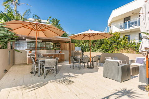 Bayview Beachfront Apartments, In Town Right On The Beach - Tourism Caloundra 9