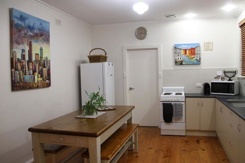 Grace Cottage - Tourism Caloundra 8