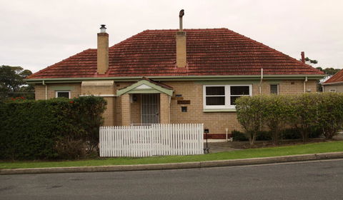 Grace Cottage - Tourism Caloundra 0