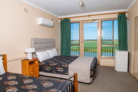 Book Tailem Bend Accommodation Vacations Tourism Caloundra Tourism Caloundra
