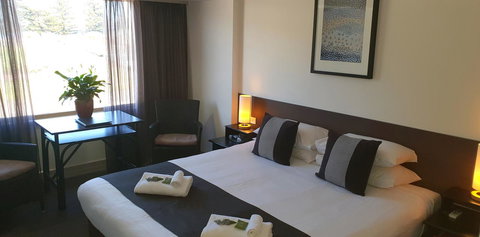 Nightcap At Hotel Victor - Tourism Caloundra 2