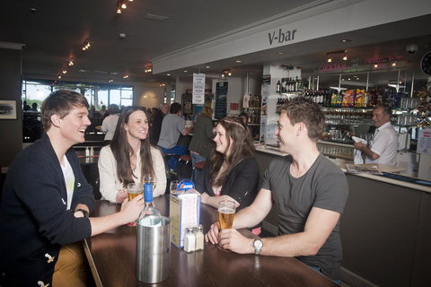 Nightcap At Hotel Victor - Tourism Caloundra 30