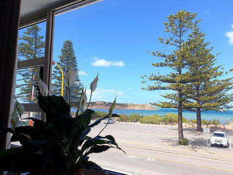 Nightcap At Hotel Victor - Tourism Caloundra 9