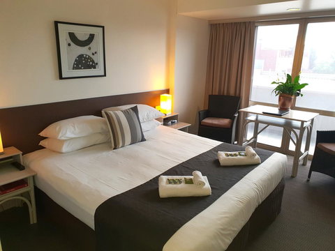 Nightcap At Hotel Victor - Tourism Caloundra 7