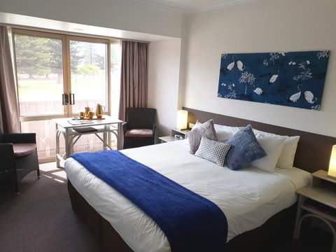 Nightcap At Hotel Victor - Tourism Caloundra 13