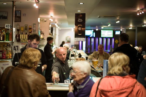 Nightcap At Hotel Victor - Tourism Caloundra 25