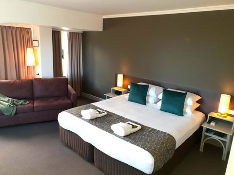 Nightcap At Hotel Victor - Tourism Caloundra 11