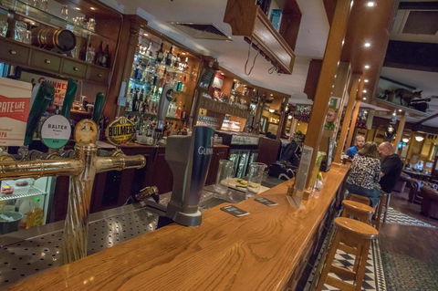 Mick O\'Sheas - Tourism Caloundra 11