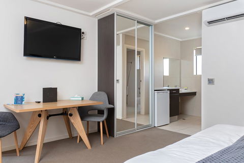 Mick O\'Sheas - Tourism Caloundra 1