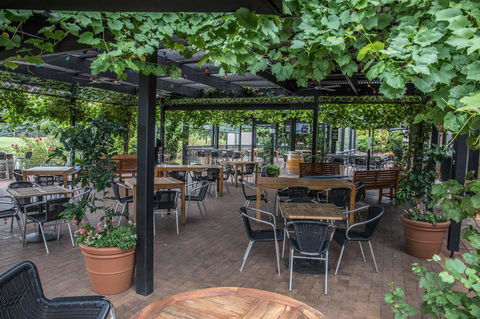 Mick O\'Sheas - Tourism Caloundra 38