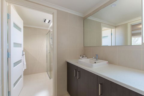 Mick O\'Sheas - Tourism Caloundra 28