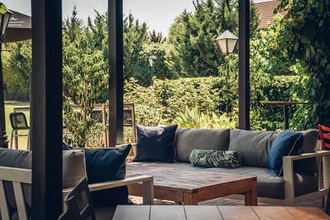 Mick O\'Sheas - Tourism Caloundra 33