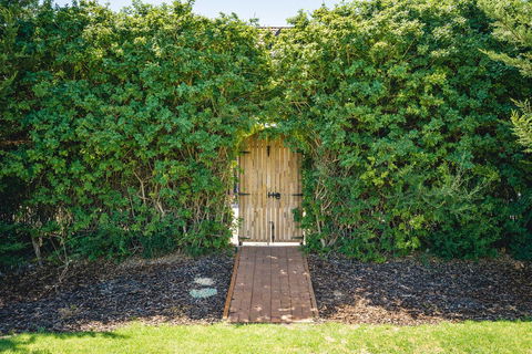 Mick O\'Sheas - Tourism Caloundra 32