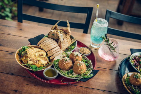 Mick O\'Sheas - Tourism Caloundra 10