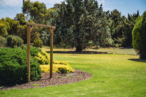 Mick O\'Sheas - Tourism Caloundra 34