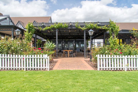 Mick O\'Sheas - Tourism Caloundra 39