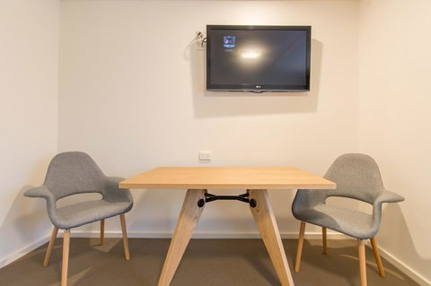 Mick O\'Sheas - Tourism Caloundra 13