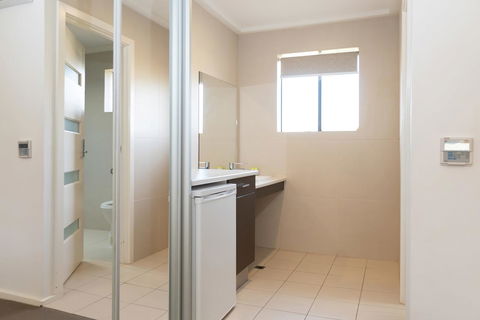 Mick O\'Sheas - Tourism Caloundra 3