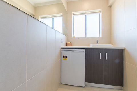 Mick O\'Sheas - Tourism Caloundra 27