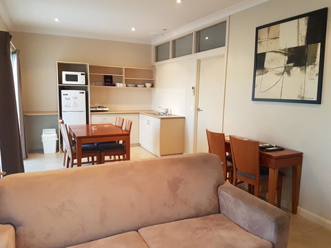 Vine Inn Barossa - Tourism Caloundra 1