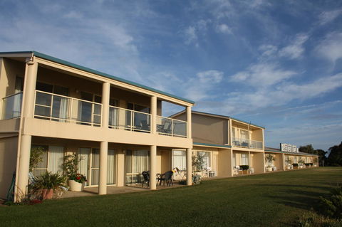 Lakeview Motel And Apartments - Tourism Caloundra 2