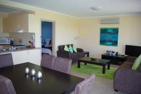 Lakeview Motel And Apartments - Tourism Caloundra 30