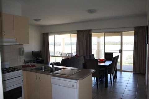 Lakeview Motel And Apartments - Tourism Caloundra 5