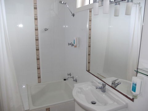 Guichen Bay Motel - Tourism Caloundra 43