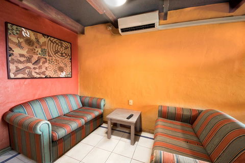 The Underground Motel - Tourism Caloundra 15