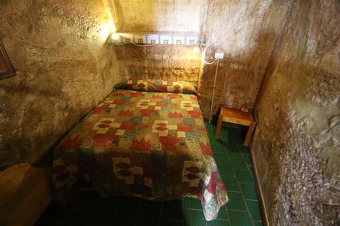 The Underground Motel - Tourism Caloundra 3
