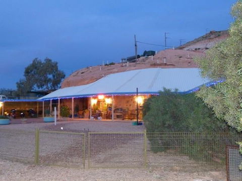 The Underground Motel - Tourism Caloundra 0