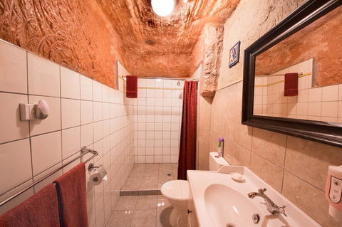 The Underground Motel - Tourism Caloundra 7