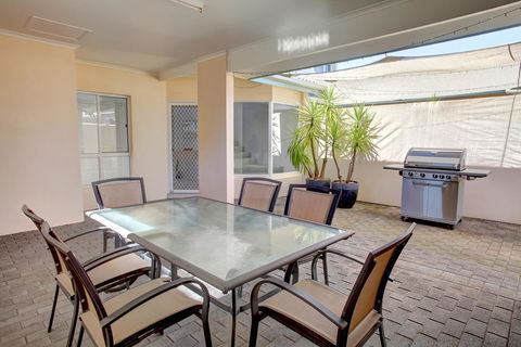 Bay Bliss - Tourism Caloundra 2