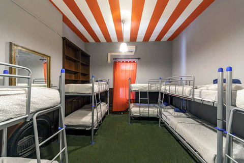 Tequila Sunrise Hostel Adelaide - Tourism Caloundra 1