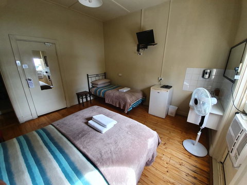 Pier Hotel Port Lincoln - Tourism Caloundra 15