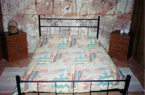 Radeka Downunder Underground Motel - Tourism Caloundra 3