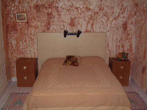 Radeka Downunder Underground Motel - Tourism Caloundra 9