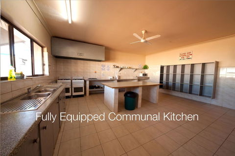 Radeka Downunder Underground Motel - Tourism Caloundra 12