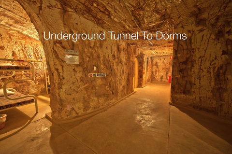 Radeka Downunder Underground Motel - Tourism Caloundra 10