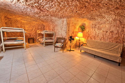 Radeka Downunder Underground Motel - Tourism Caloundra 4