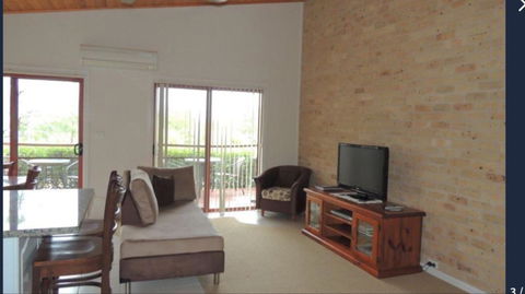 Avon View Stays Accommodation. - Tourism Caloundra 1