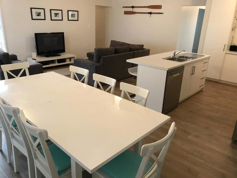 Moontana - Tourism Caloundra 4