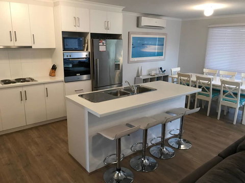 Moontana - Tourism Caloundra 2