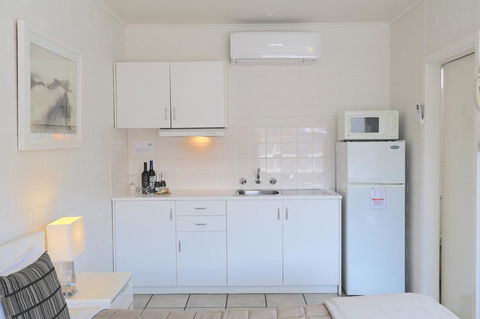 Harbour View Motel - Tourism Caloundra 30