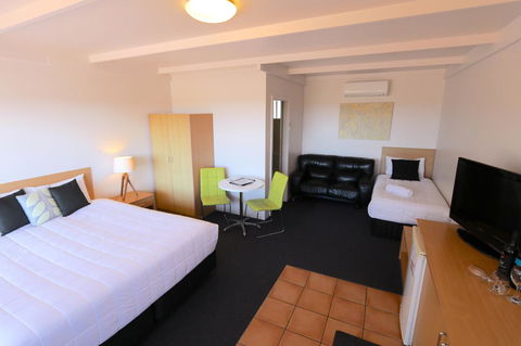 Harbour View Motel - Tourism Caloundra 18