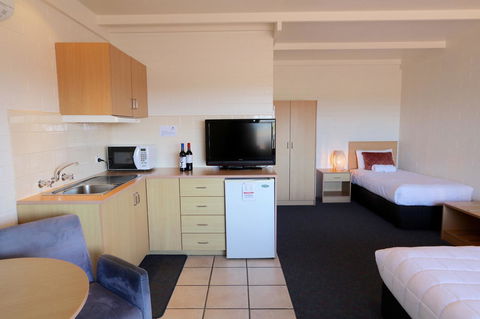 Harbour View Motel - Tourism Caloundra 27
