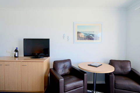 Harbour View Motel - Tourism Caloundra 5