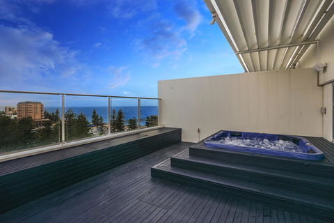 Glenelg Skyline Penthouse - Tourism Caloundra 2