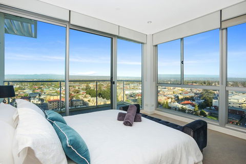 Glenelg Skyline Penthouse - Tourism Caloundra 43