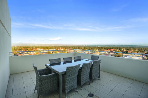 Glenelg Skyline Penthouse - Tourism Caloundra 39